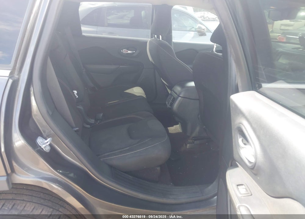 2016 JEEP CHEROKEE LATITUDE VIN: 1C4PJMCB8GW284887