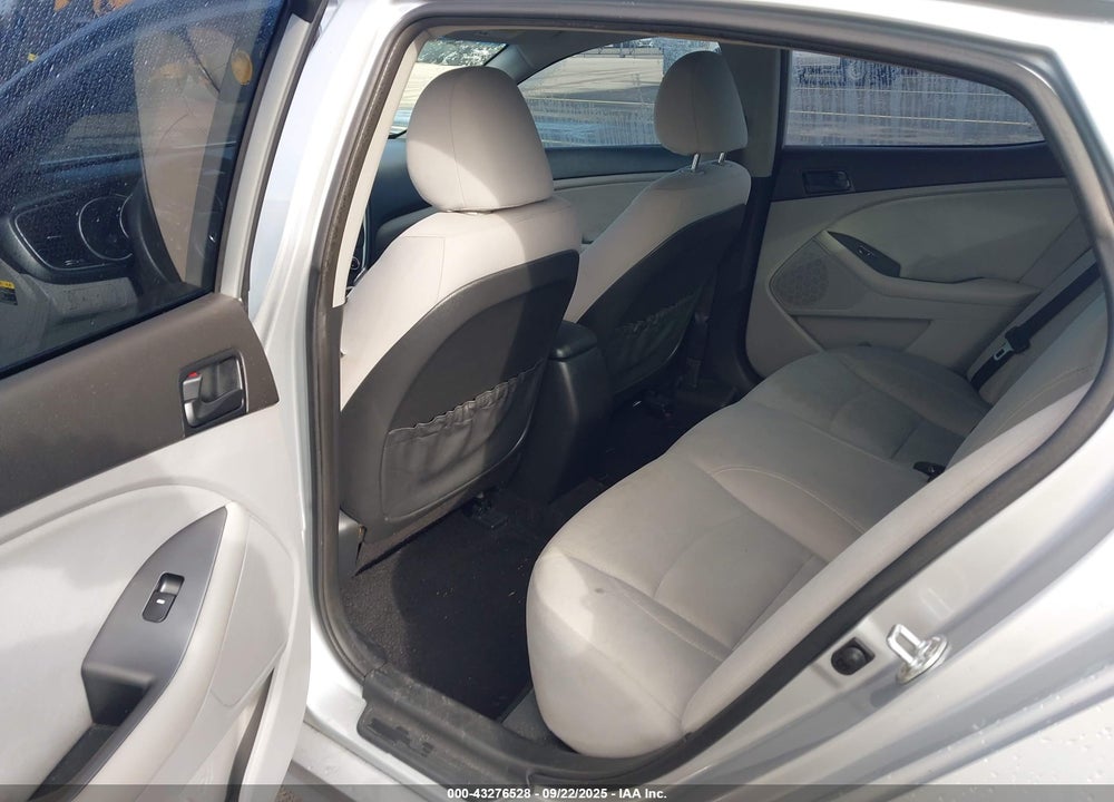 2015 KIA OPTIMA VIN: 5XXGM4A70FG467366