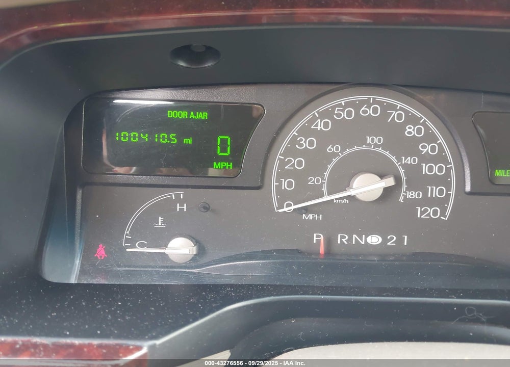 2003 LINCOLN TOWN CAR SIGNATURE VIN: 1LNHM82W63Y653151