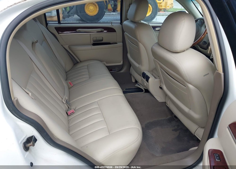 2003 LINCOLN TOWN CAR SIGNATURE VIN: 1LNHM82W63Y653151