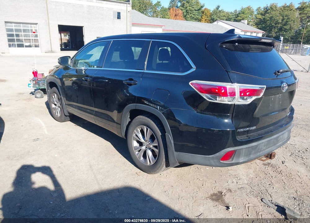 2015 TOYOTA HIGHLANDER LE PLUS V6 VIN: 5TDBKRFH8FS199647