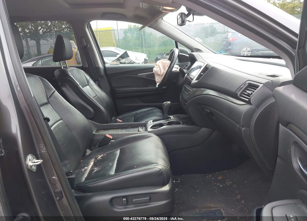 2018 HONDA PILOT VIN: 5FNYF6H67JB029754