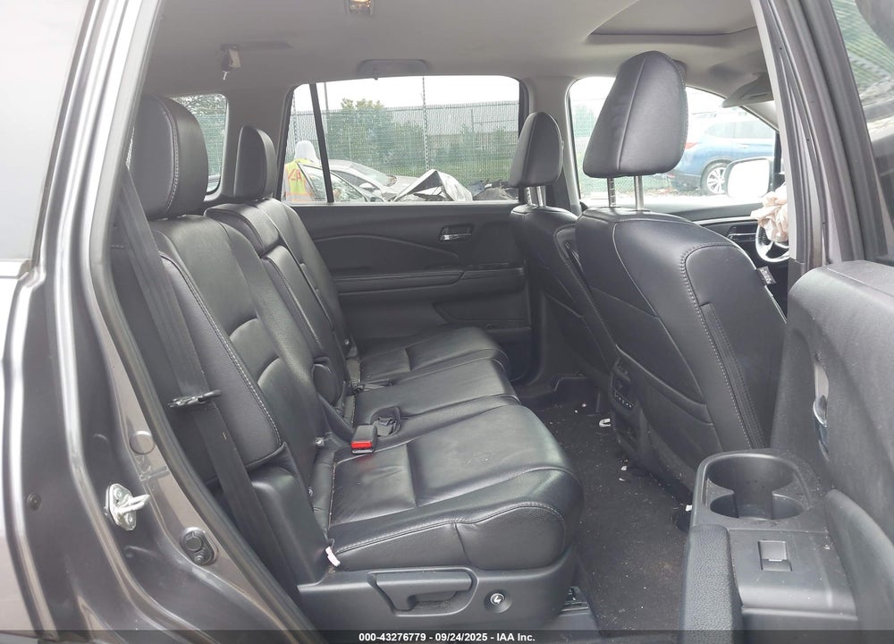 2018 HONDA PILOT VIN: 5FNYF6H67JB029754