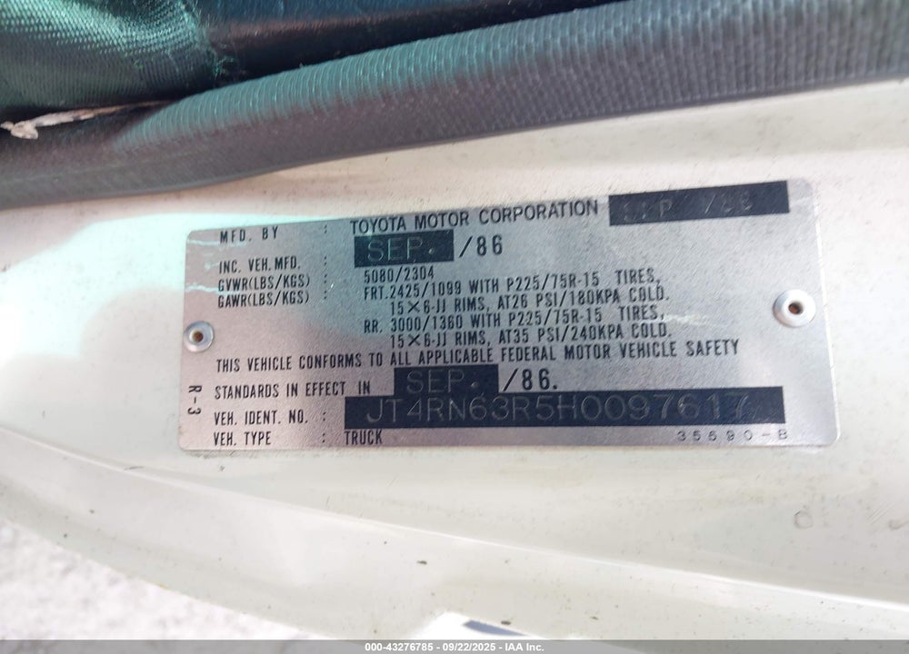 1987 TOYOTA PICKUP RN63 STD VIN: JT4RN63R5H0097617
