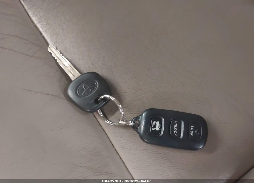 2005 TOYOTA CAMRY XLE VIN: 4T1BE30K65U972176