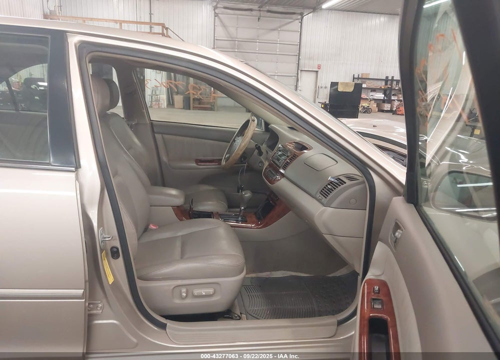 2005 TOYOTA CAMRY XLE VIN: 4T1BE30K65U972176