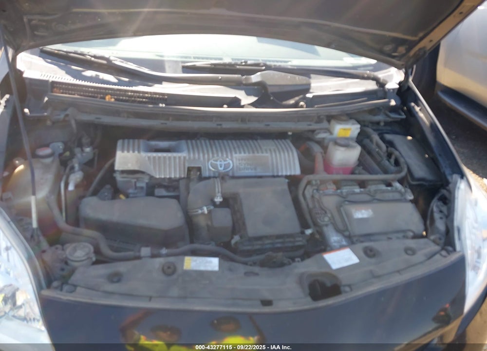 2015 TOYOTA PRIUS TWO VIN: JTDKN3DU1F0472810