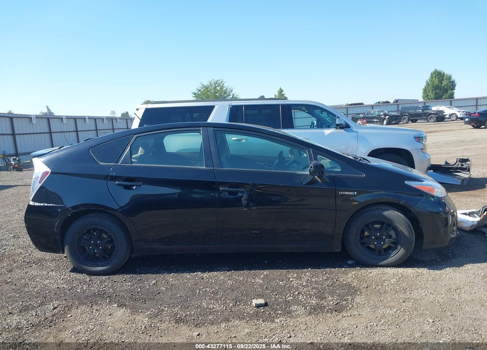 2015 TOYOTA PRIUS TWO VIN: JTDKN3DU1F0472810
