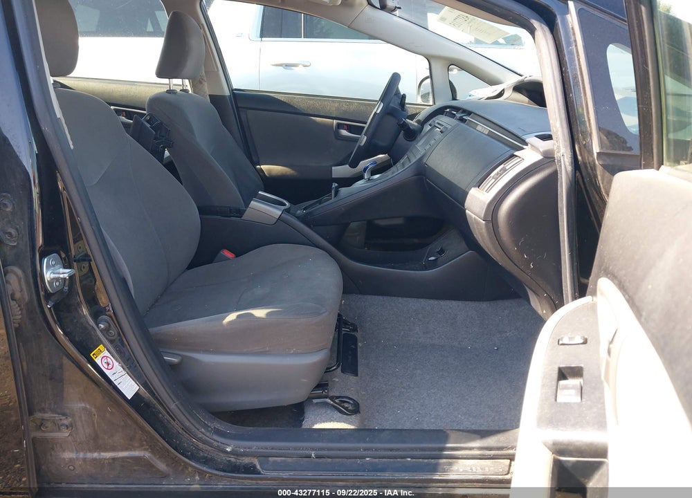 2015 TOYOTA PRIUS TWO VIN: JTDKN3DU1F0472810