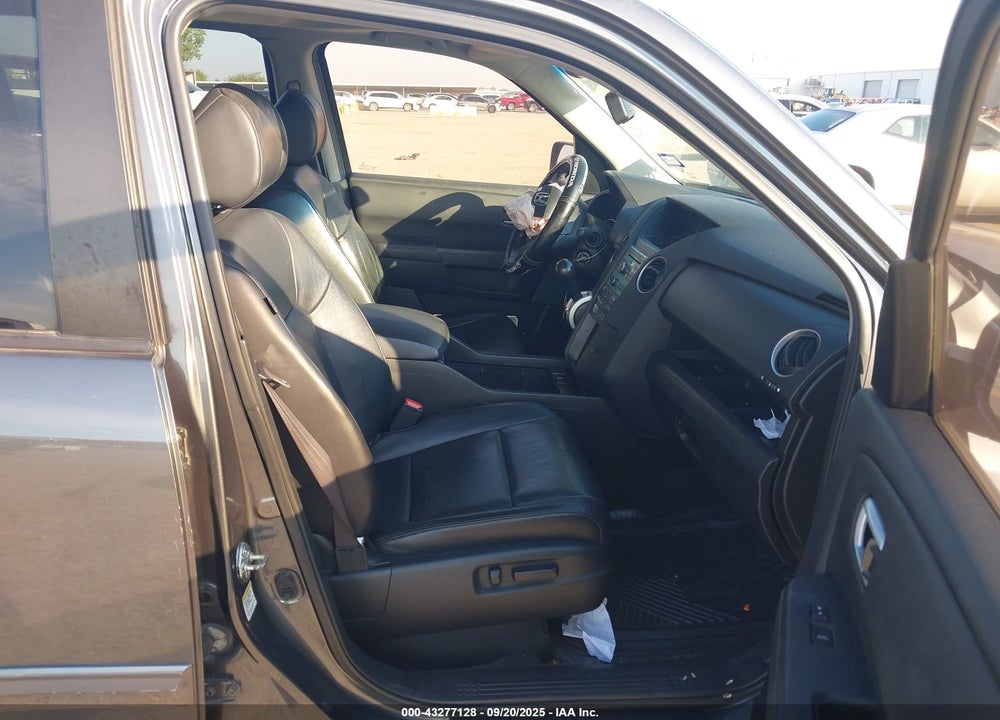 2010 HONDA PILOT VIN: 5FNYF3H57AB013611