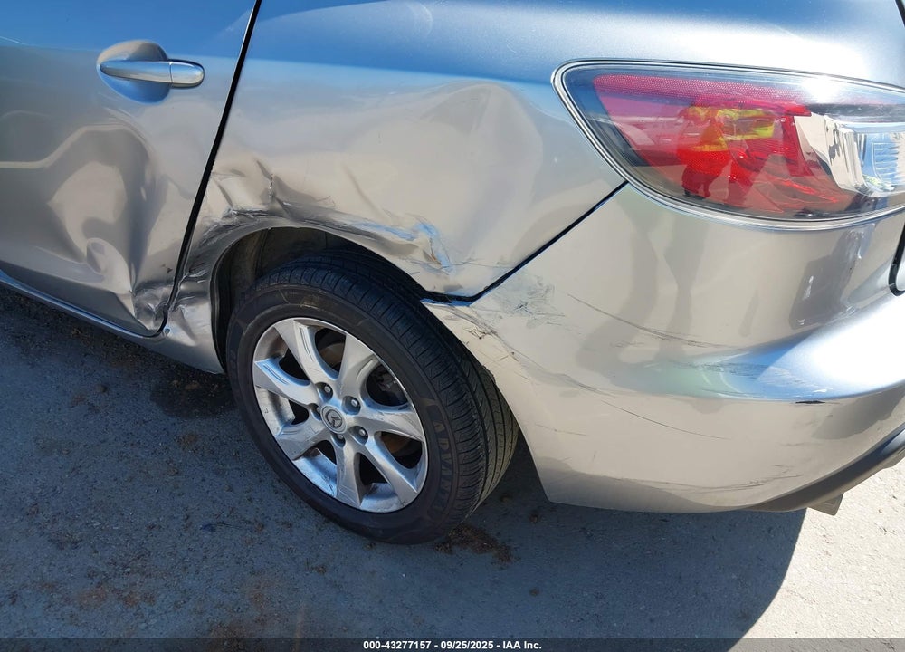 2011 MAZDA 3 VIN: JM1BL1VG5B1451868