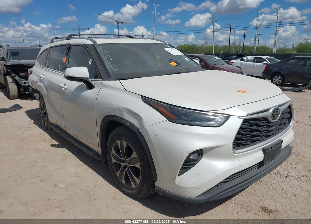 2021 TOYOTA HIGHLANDER XLE VIN: 5TDGZRAH4MS519388
