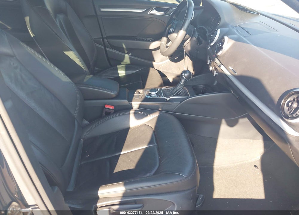 2018 AUDI A3 VIN: WAUAUGFF1J1045969