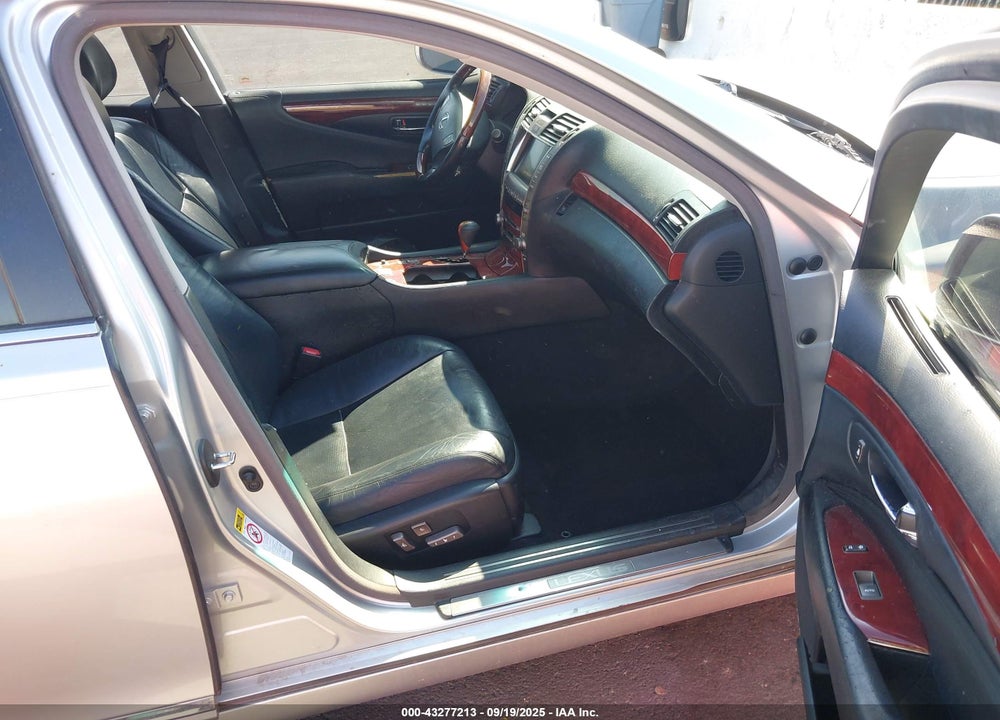 2007 LEXUS LS 460 VIN: JTHBL46F575027032