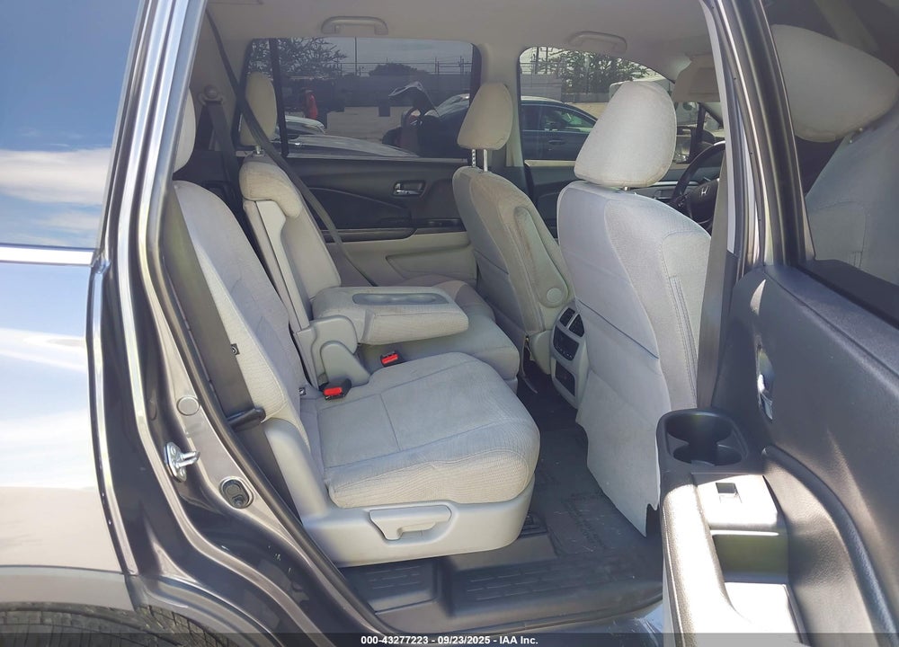 2018 HONDA PILOT VIN: 5FNYF5H33JB019612