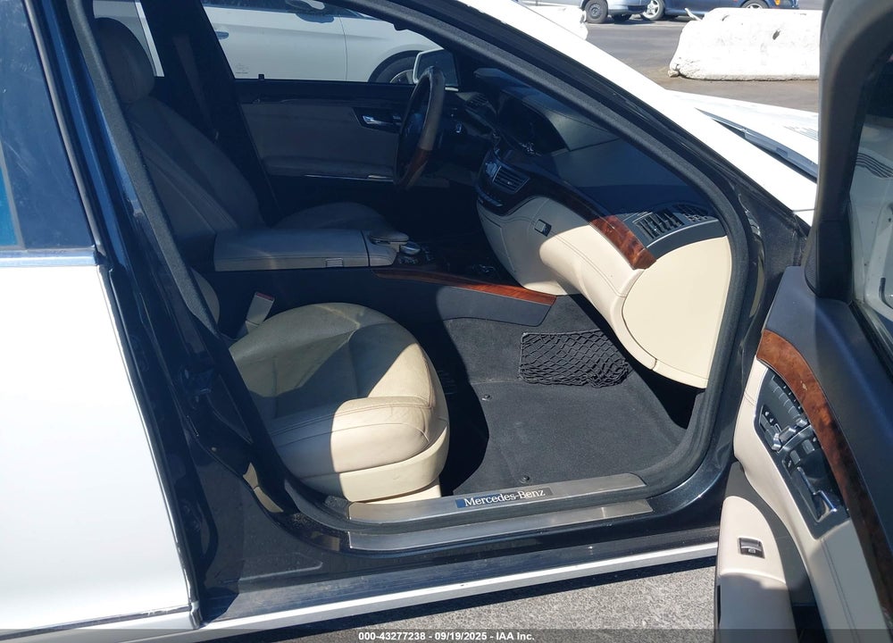 2013 MERCEDES-BENZ S 550 4MATIC VIN: WDDNG9EB5DA529479