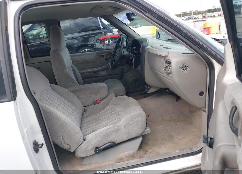 1999 CHEVROLET S-10 LS VIN: 1GCCS1946X8118794