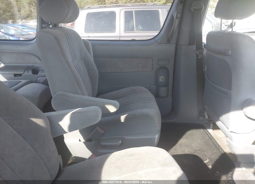 2000 TOYOTA SIENNA LE VIN: 4T3ZF13C7YU296546