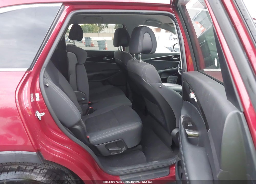 2016 KIA SORENTO 3.3L LX VIN: 5XYPG4A53GG159174