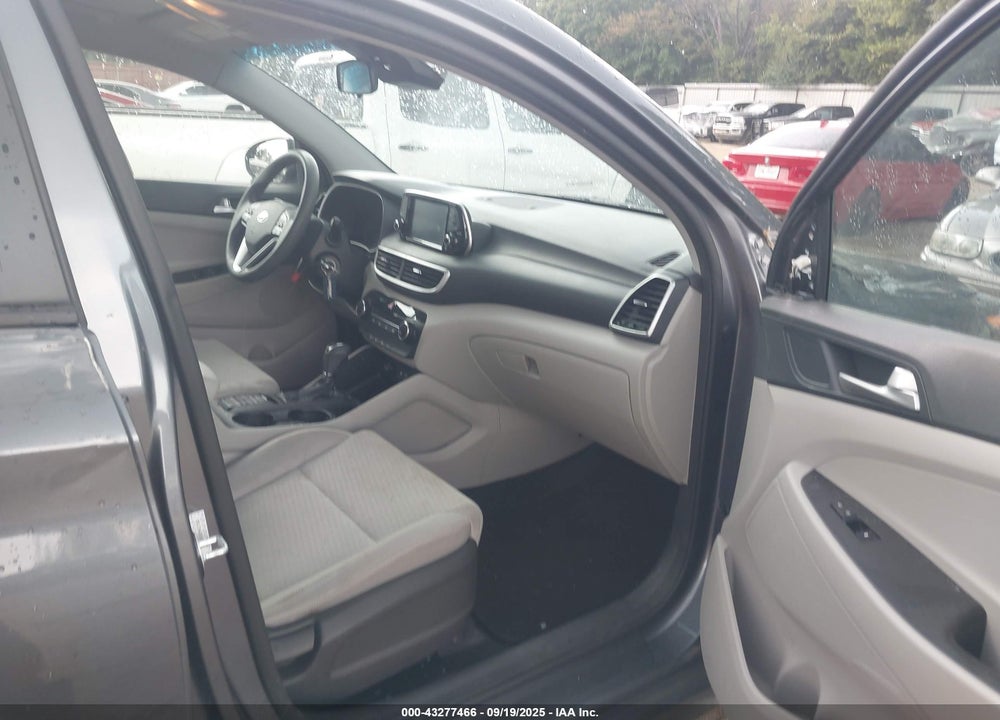 2019 HYUNDAI TUCSON VIN: KM8J23A42KU923802