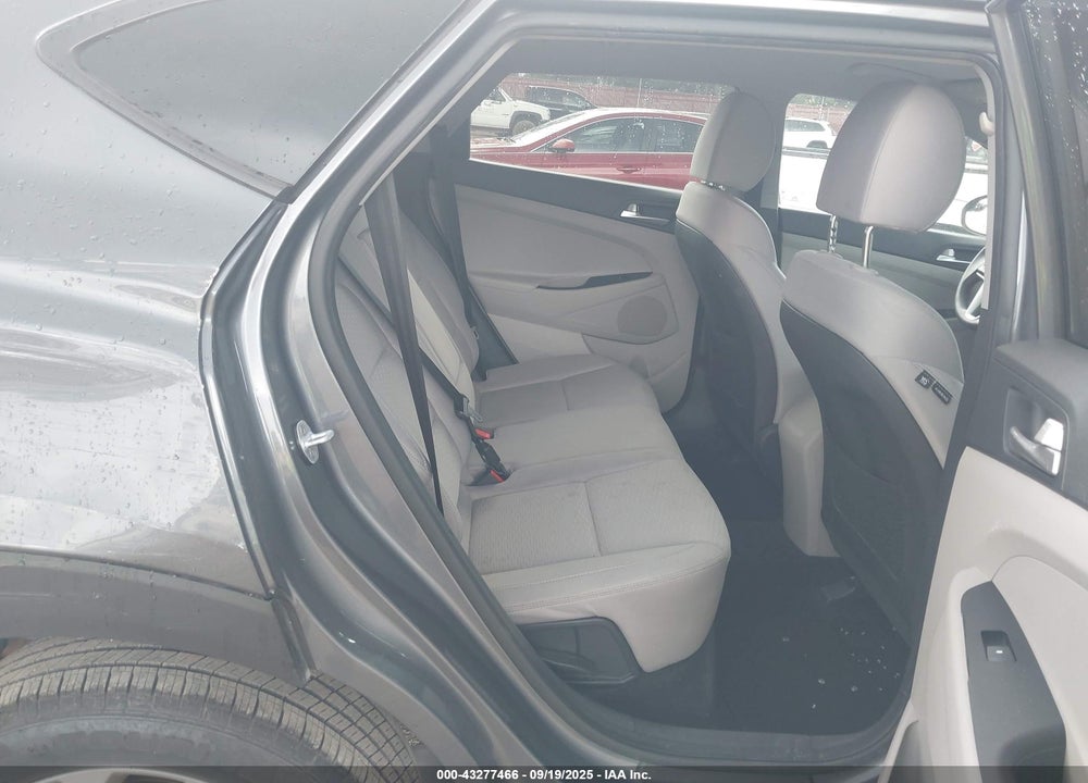 2019 HYUNDAI TUCSON VIN: KM8J23A42KU923802
