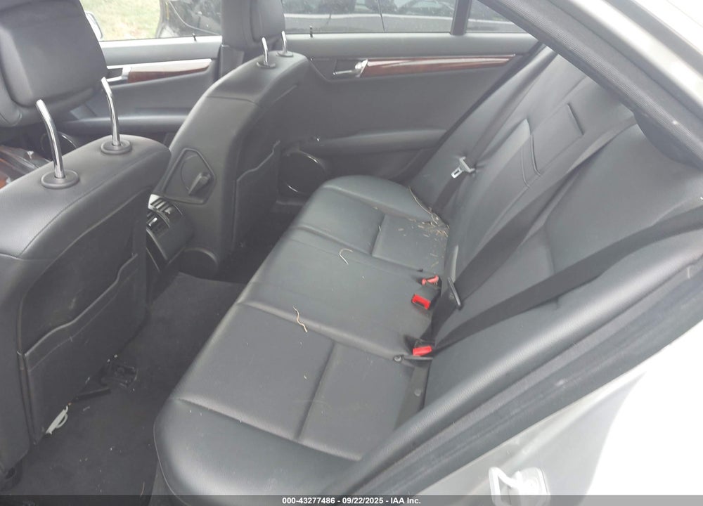 2010 MERCEDES-BENZ C CLASS VIN: WDDGF8BB5AF453514