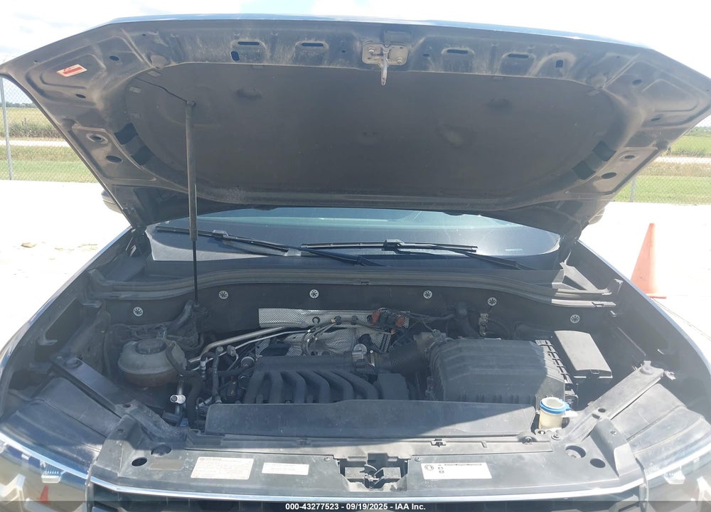 2018 VOLKSWAGEN ATLAS VIN: 1V2CR2CA2JC567294