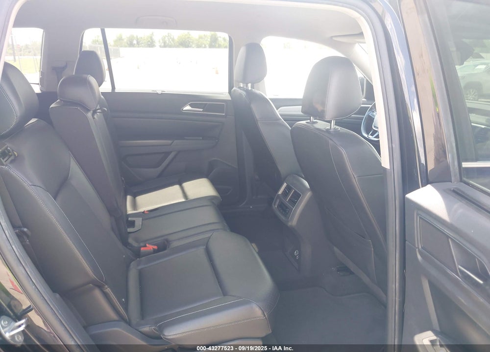 2018 VOLKSWAGEN ATLAS VIN: 1V2CR2CA2JC567294