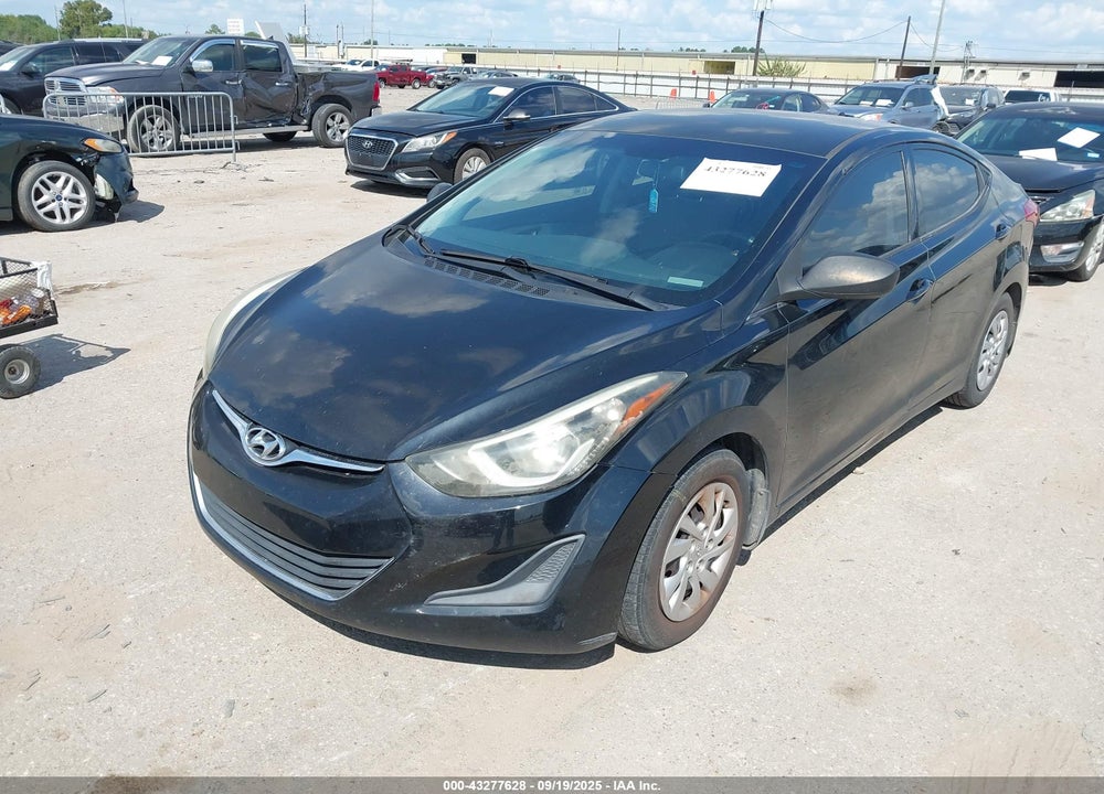 2016 HYUNDAI ELANTRA VIN: 5NPDH4AE1GH666518