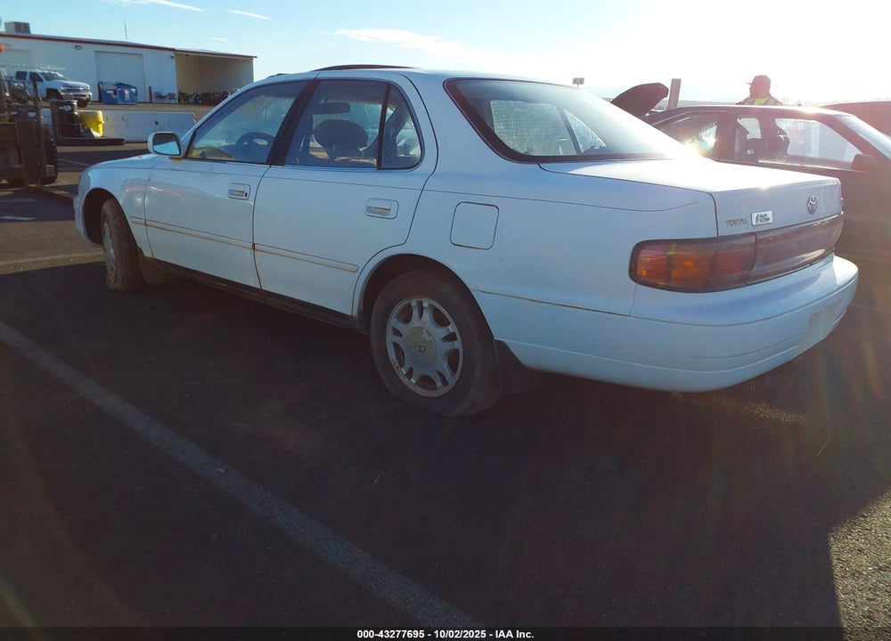 1993 TOYOTA CAMRY XLE VIN: JT2VK13E8P0185706