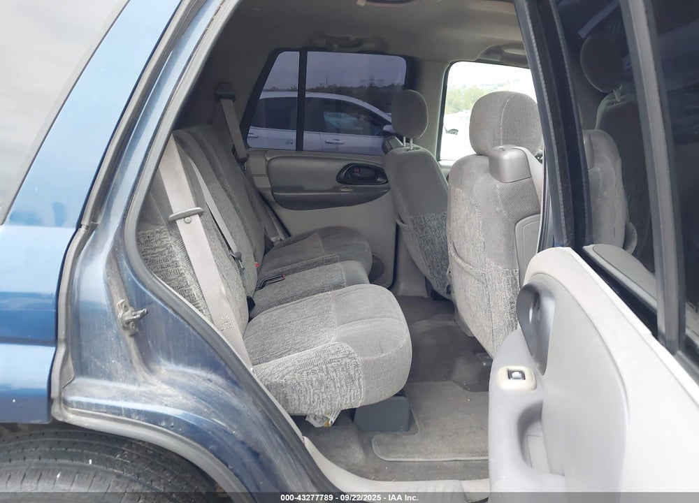 2002 CHEVROLET TRAILBLAZER LS VIN: 1GNDT13S922149064