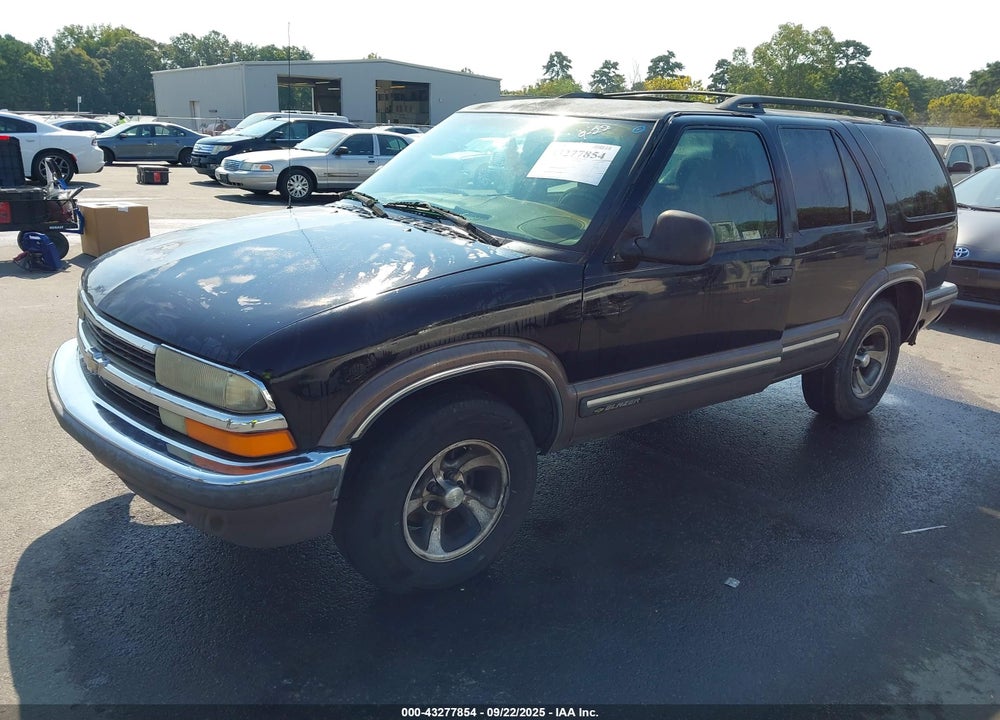 1998 CHEVROLET BLAZER LS VIN: 1GNCS13W0W2166374