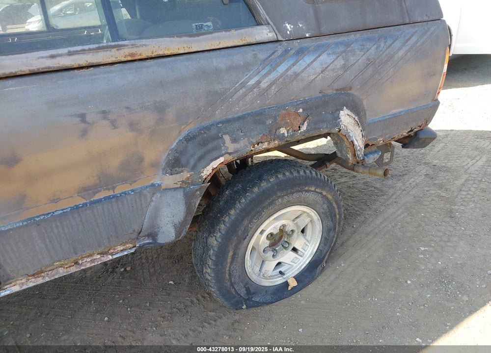 1987 TOYOTA 4RUNNER RN60 VIN: JT4RN62S7H0136793