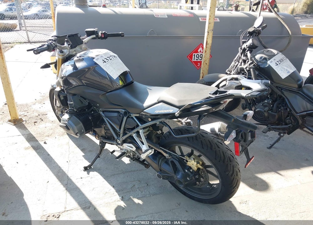 2016 BMW R1200 R VIN: WB10A140XGZ197436