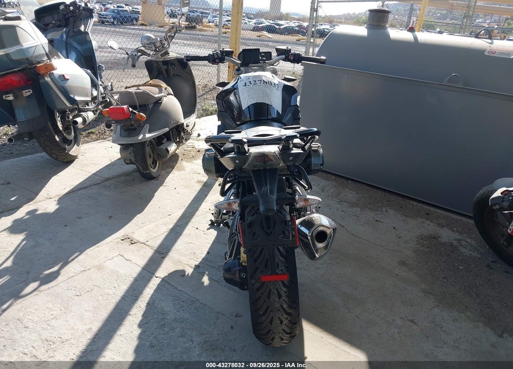 2016 BMW R1200 R VIN: WB10A140XGZ197436