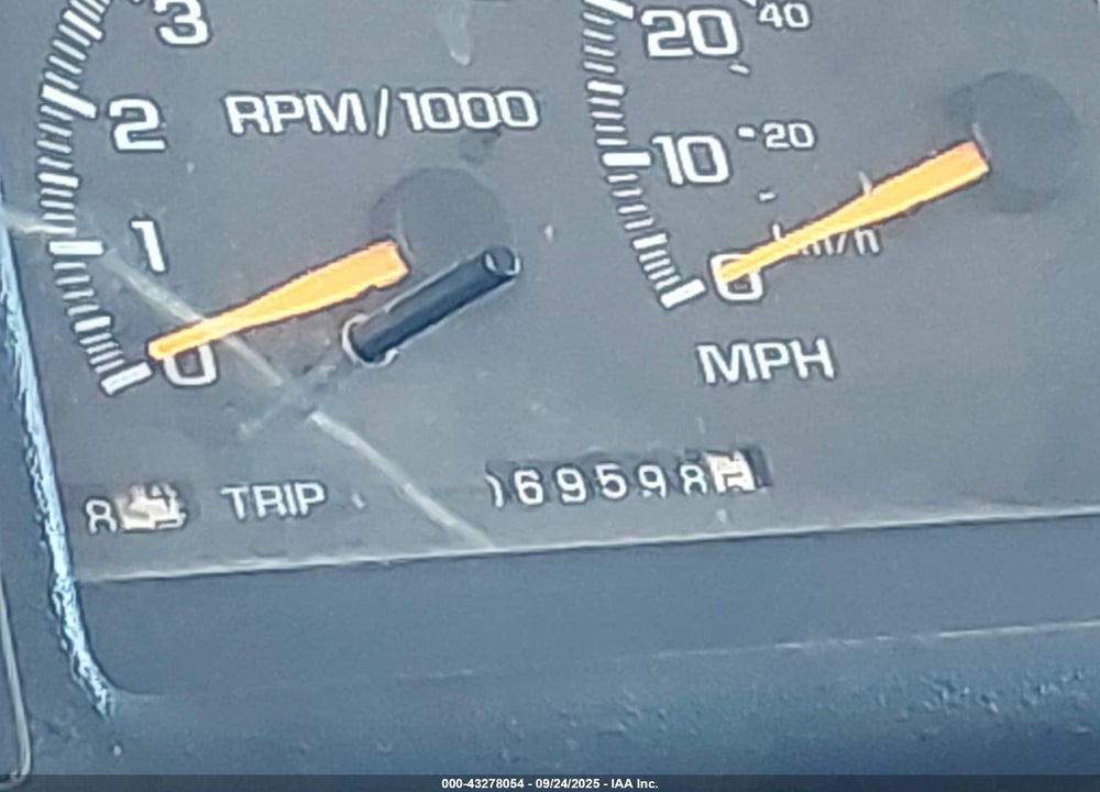 1998 CHEVROLET P30 VIN: 1GBLP37J6W3314952