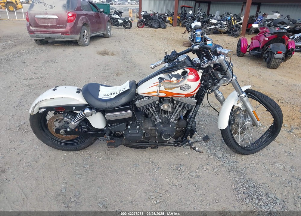 2014 HARLEY-DAVIDSON FXDWG DYNA WIDE GLIDE VIN: 1HD1GPM12EC314586