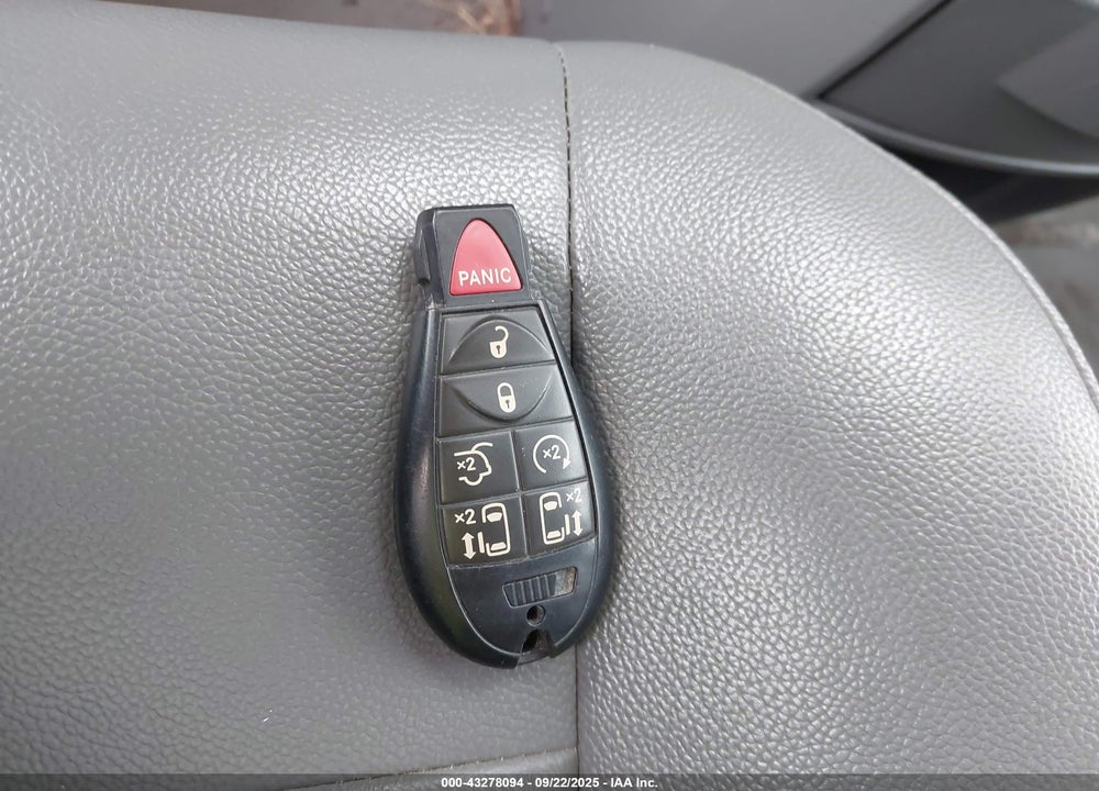 2010 CHRYSLER TOWN & COUNTRY TOURING VIN: 2A4RR5D1XAR315323