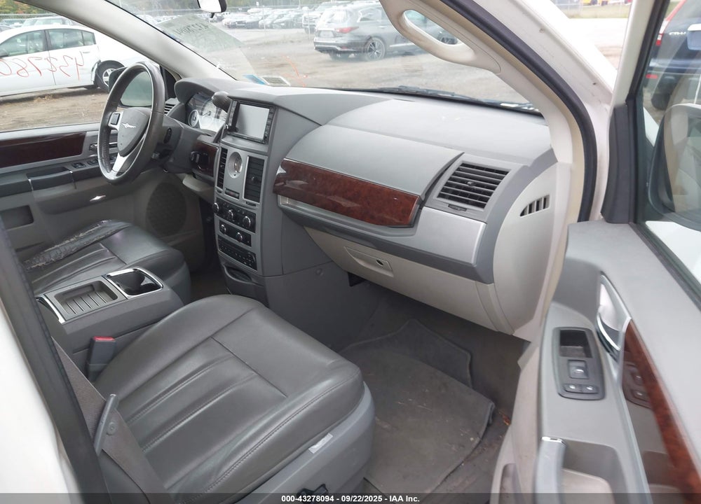 2010 CHRYSLER TOWN & COUNTRY TOURING VIN: 2A4RR5D1XAR315323