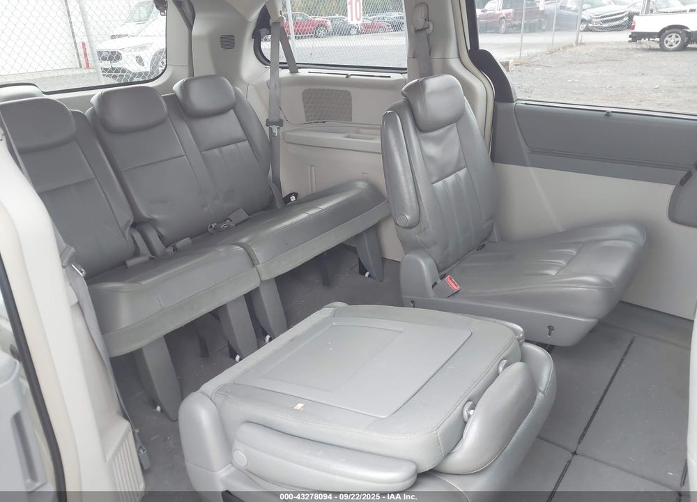 2010 CHRYSLER TOWN & COUNTRY TOURING VIN: 2A4RR5D1XAR315323