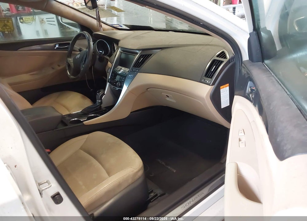 2012 HYUNDAI SONATA HYBRID VIN: KMHEC4A48CA031464