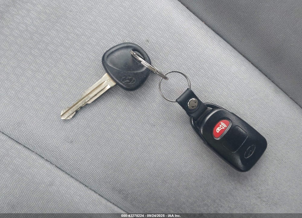 2009 HYUNDAI ELANTRA VIN: KMHDU46D09U761796