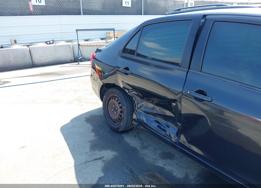 2010 TOYOTA YARIS VIN: JTDBT4K33A4078930