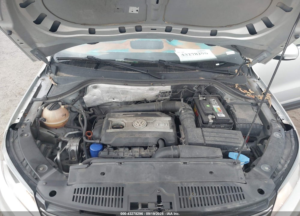 2012 VOLKSWAGEN TIGUAN VIN: WVGBV7AX9CW584992