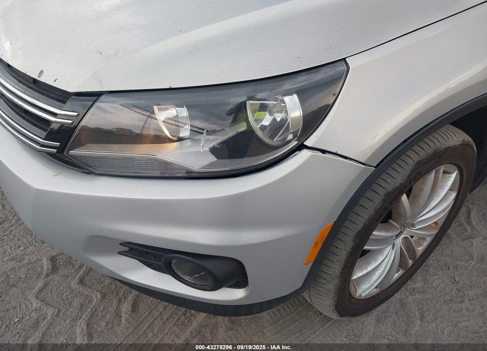 2012 VOLKSWAGEN TIGUAN VIN: WVGBV7AX9CW584992