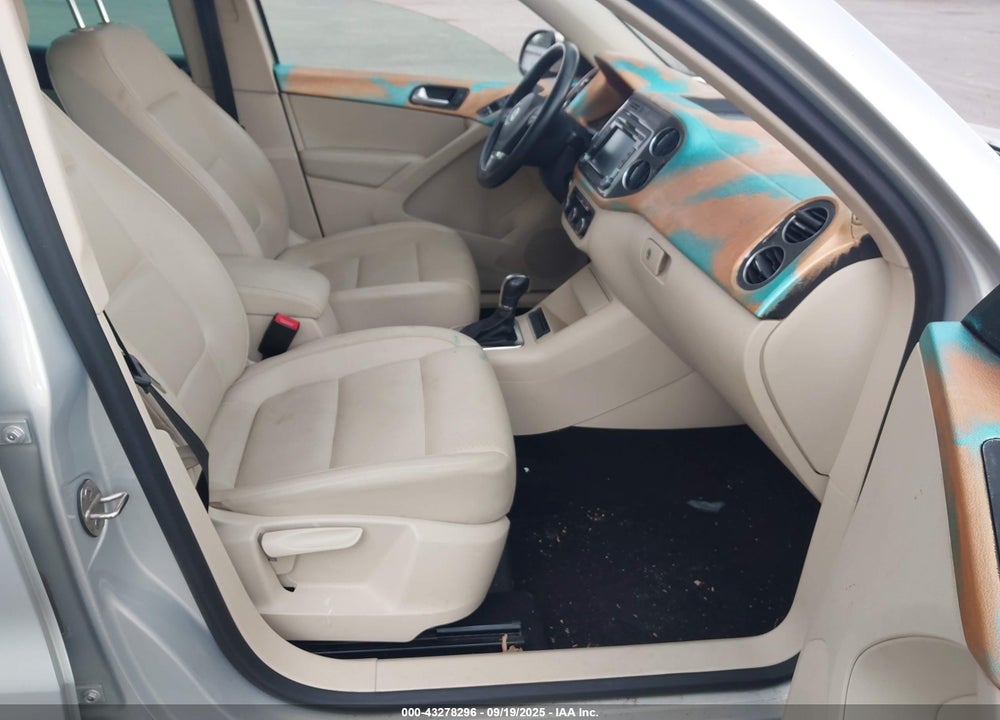 2012 VOLKSWAGEN TIGUAN VIN: WVGBV7AX9CW584992