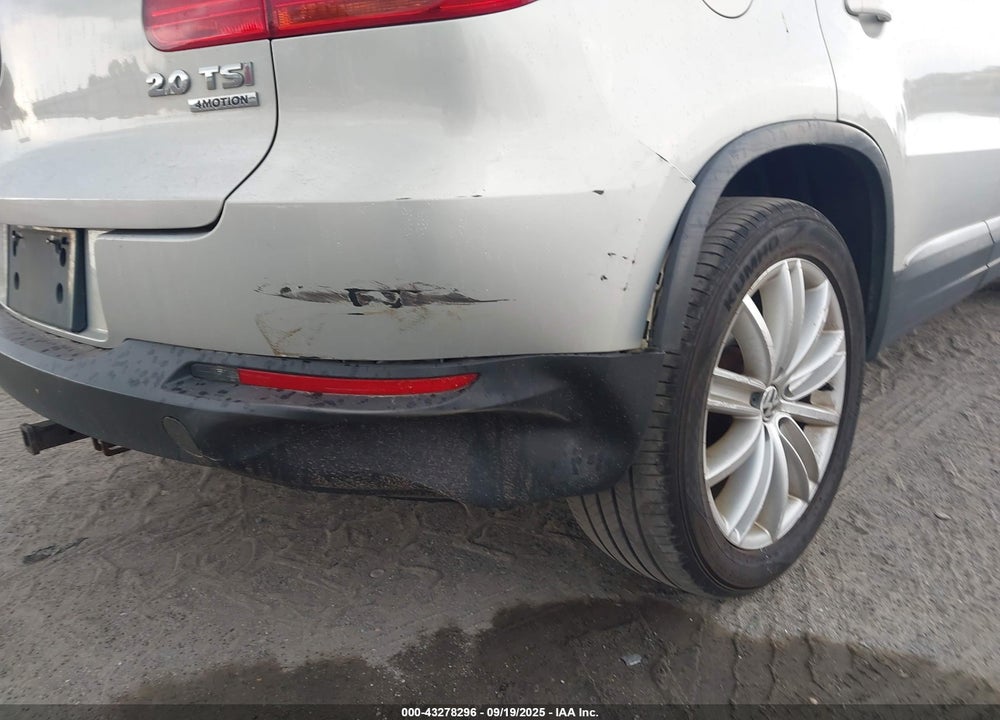 2012 VOLKSWAGEN TIGUAN VIN: WVGBV7AX9CW584992