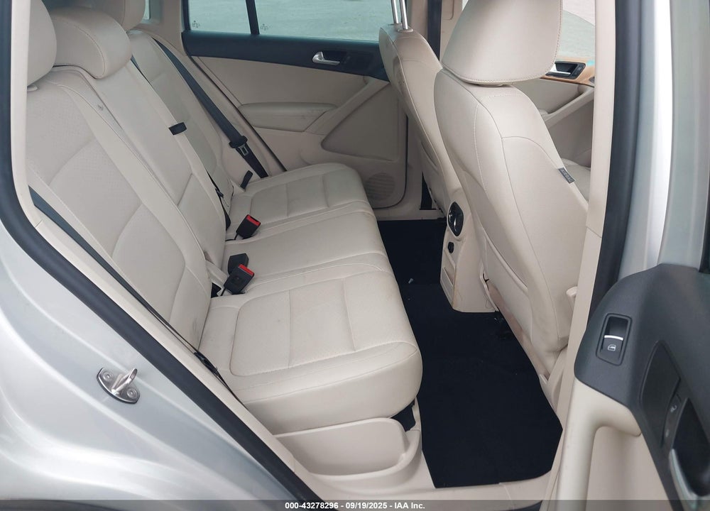 2012 VOLKSWAGEN TIGUAN VIN: WVGBV7AX9CW584992