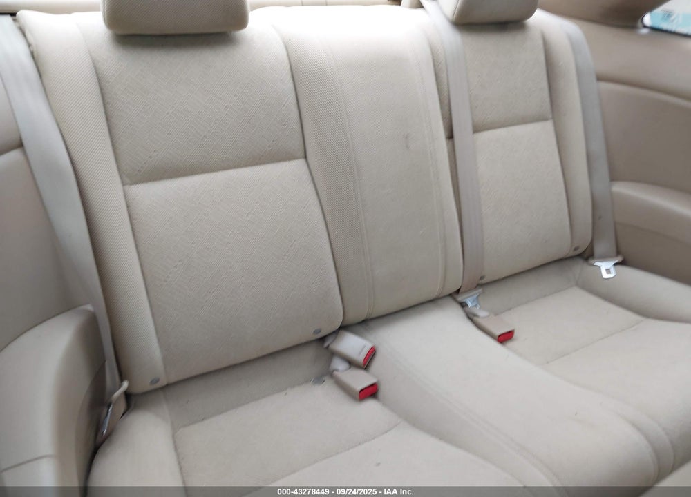 2005 HONDA CIVIC LX VIN: 1HGEM22625L070856