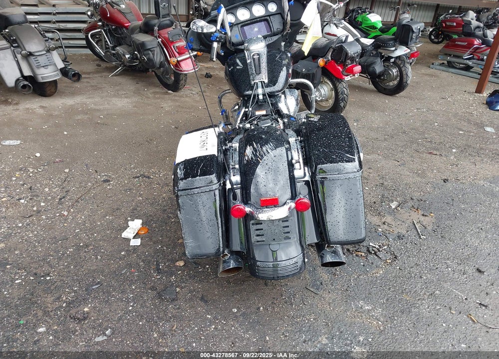 2023 HARLEY-DAVIDSON FLHX VIN: 1HD1KBC16PB637177
